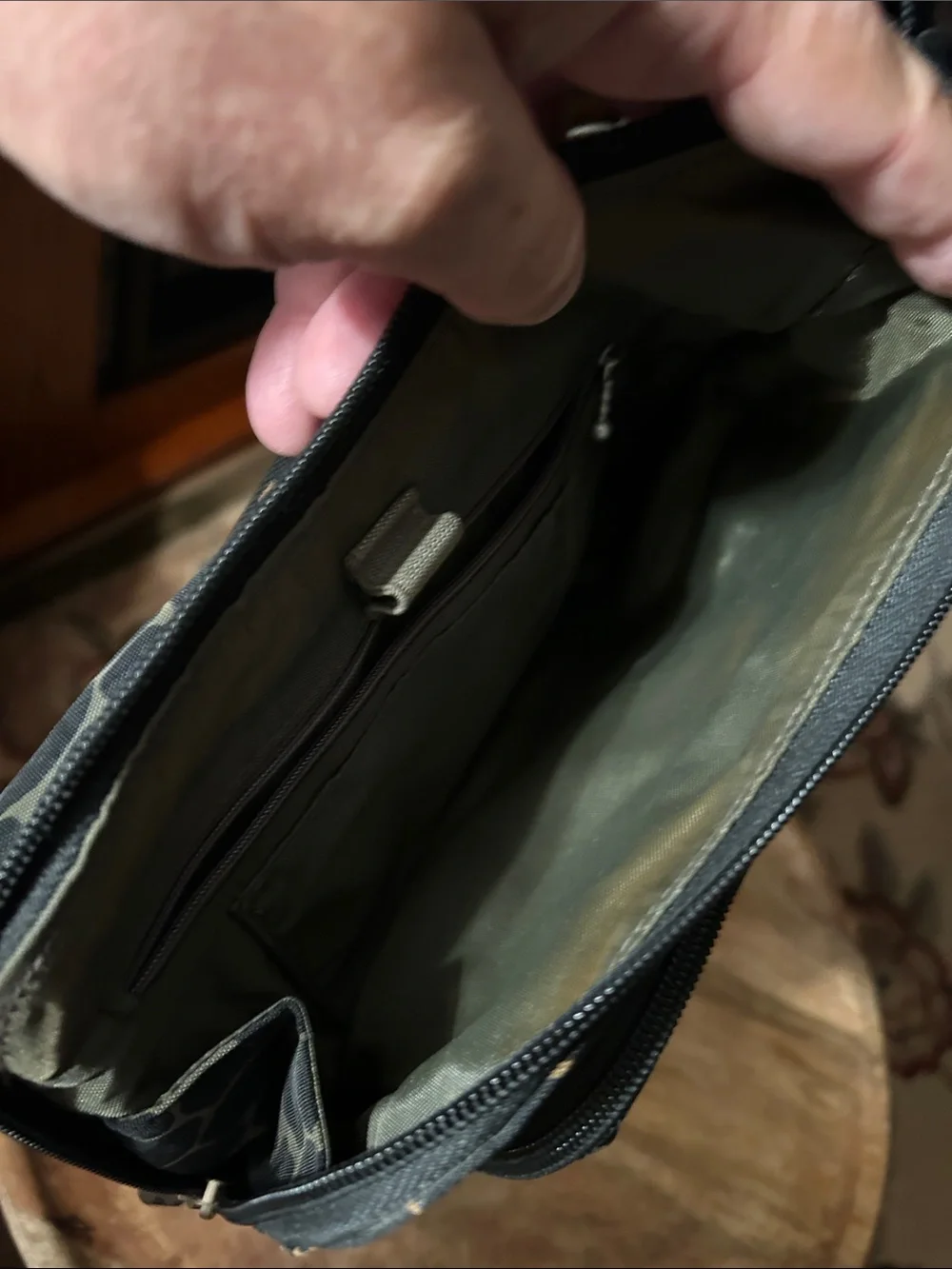 Baggallini Black and Taupe Patterned Crossbody Messenger